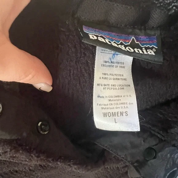 Patagonia Women's Black Fleece Jacket - Picture 2 of 5